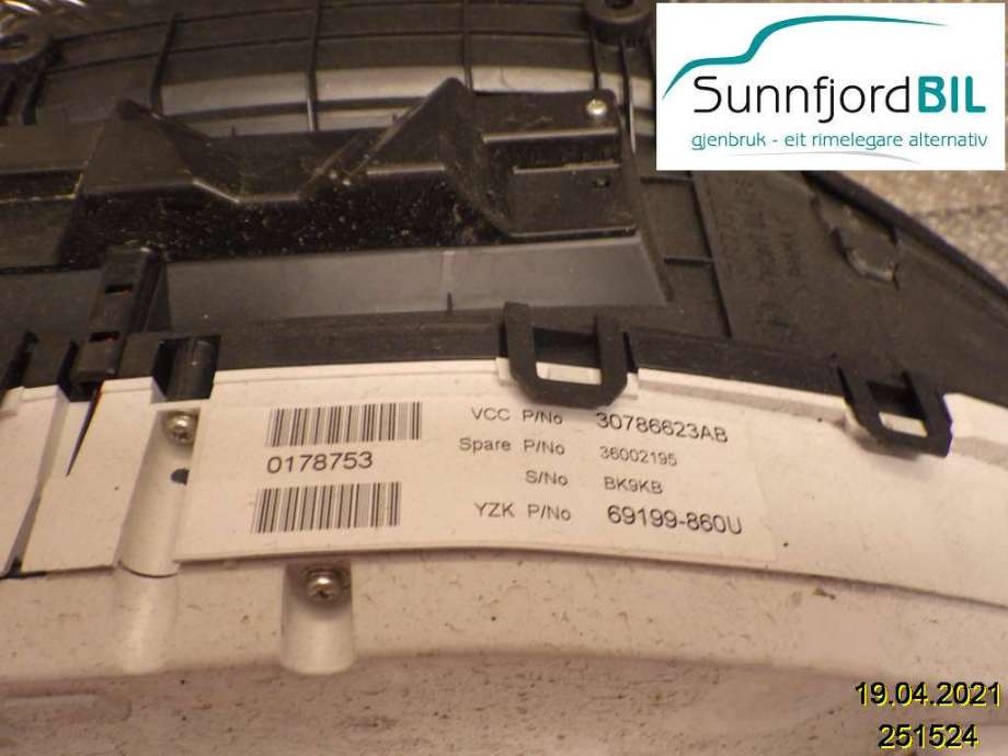 Instrumentpanel til Volvo V70 2007-2013 (Type III, Fase 1) (VOLVO|30786623AB|)