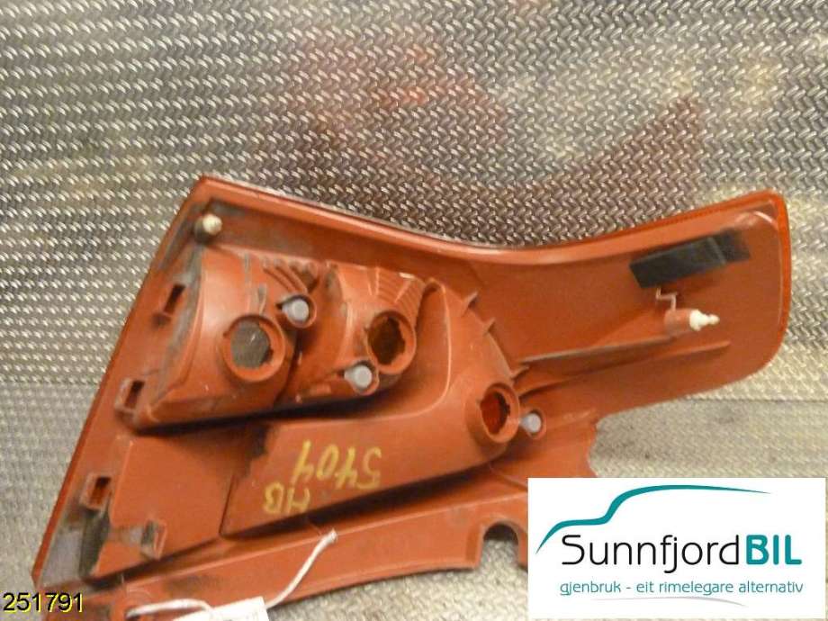 Baklykt høyre til Suzuki Swift 2005-2010  (SUZUKI|35650-63J00|3565077J01|)