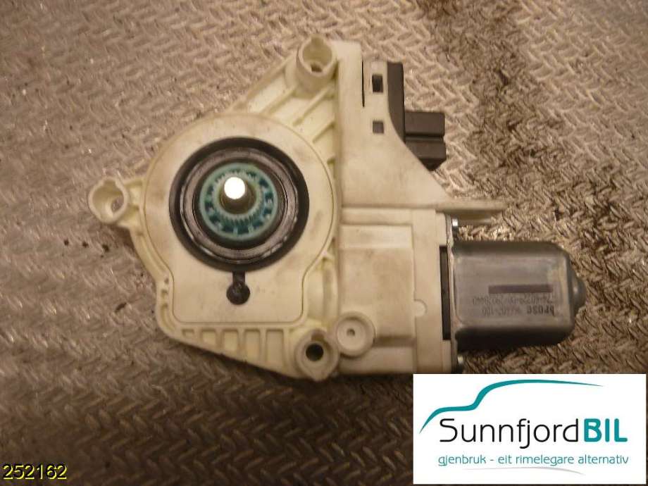 Ruteheis høyre til Audi A4 2007-2014 (Type IV) (B8) (B8) (AUDI|8K0959812|)