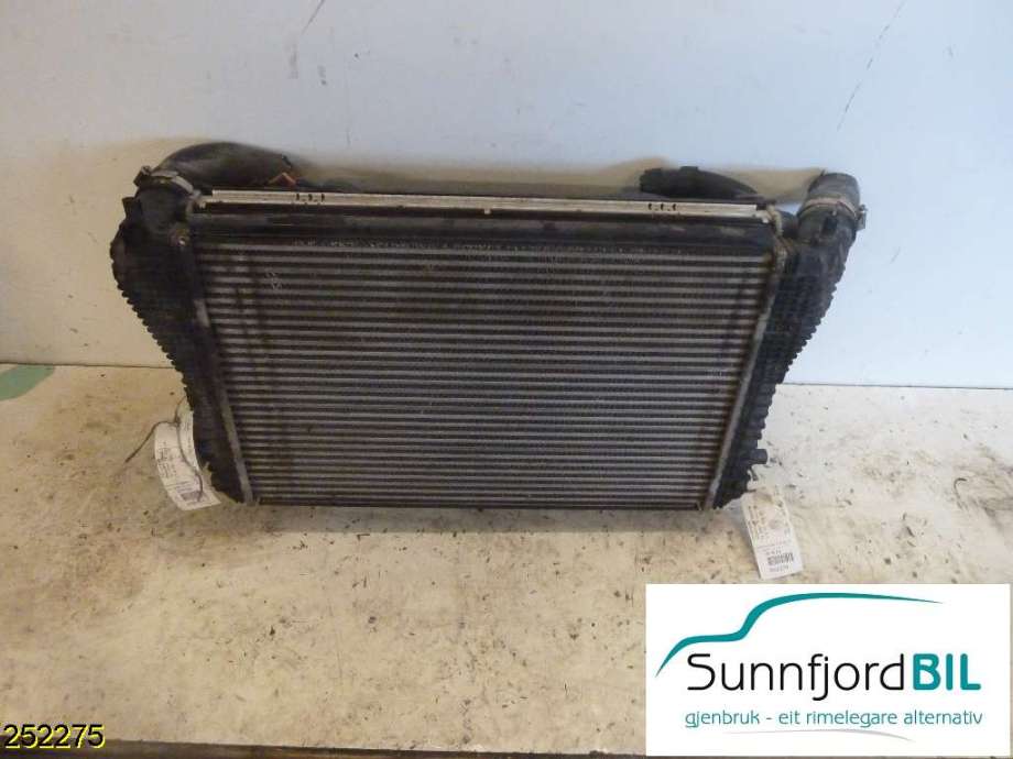 Intercooler til VW Caddy, 2010-2015 (Type III, Fase 2)  (VOLKSWAGEN|1K0145803BM)