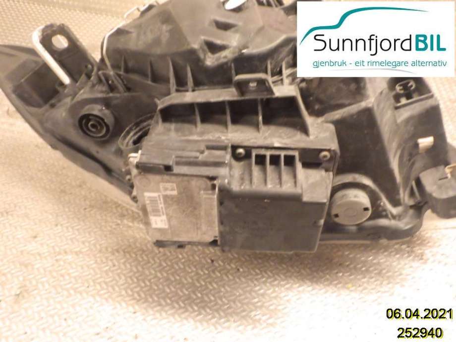 Frontlykt venstre xenon til BMW 1-Serie 2004-2011 (E81/E82/E87/E88) (E81/E82/E87/E88) (BMW|63 11 7 180 839|)
