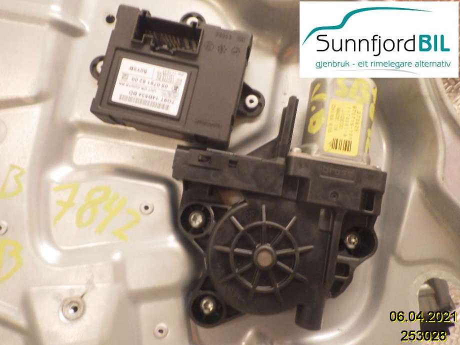 Ruteheis venstre til Volvo V70 2007-2013 (Type III, Fase 1) (VOLVO|1174081A|970715101|)
