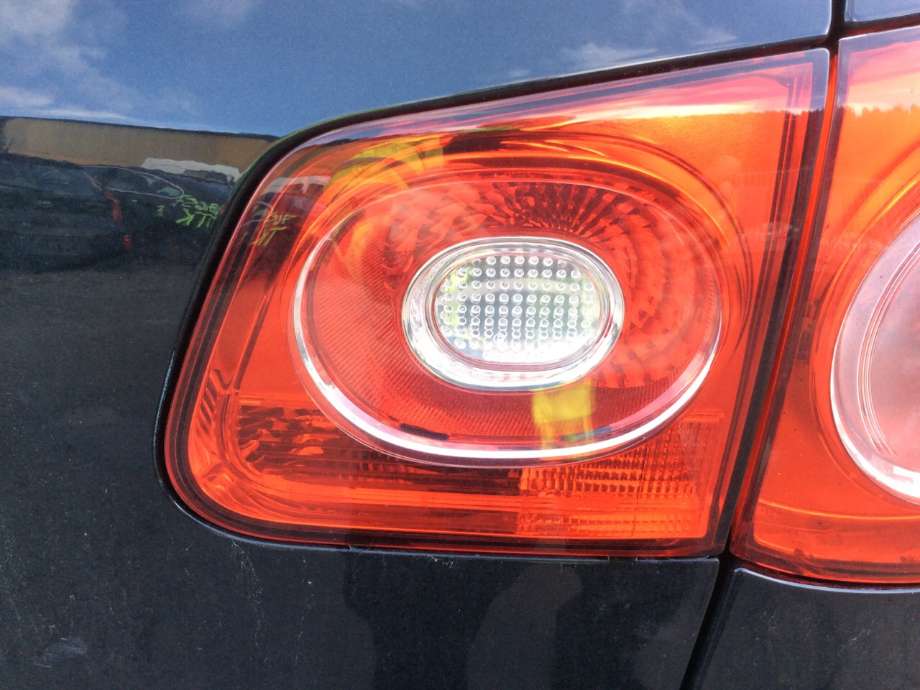 Baklykt høyre indre til VW Tiguan, 2007-2011 (Type I, Fase 1)  (VOLKSWAGEN|5N0945094B)