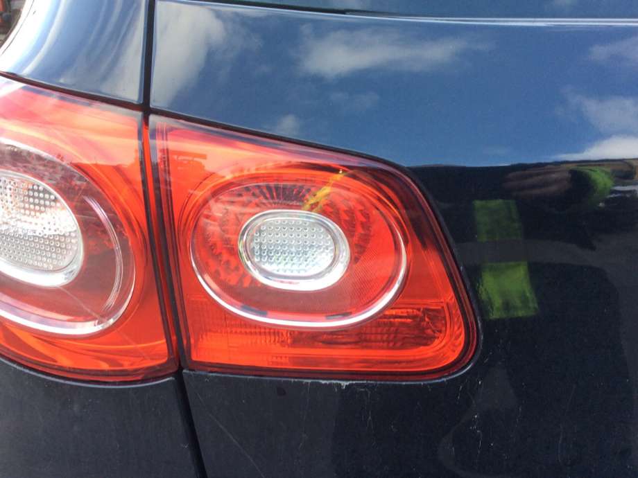 Baklykt venstre indre til VW Tiguan, 2007-2011 (Type I, Fase 1)  (VOLKSWAGEN|5N0945093B)
