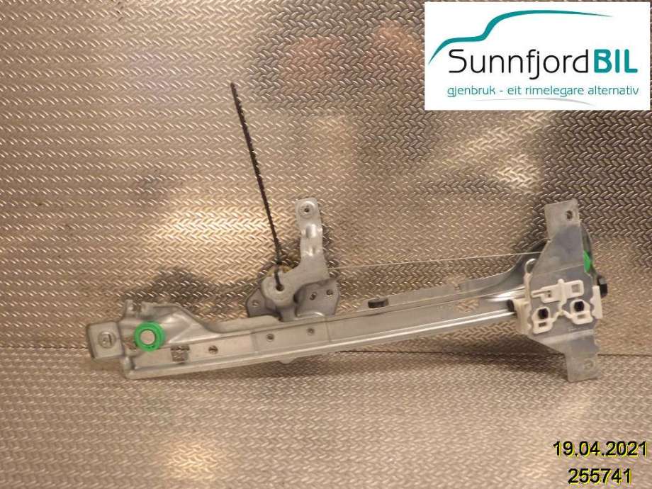 Ruteheis til Peugeot 3008 2009-2016 (Type I)  (PEUGEOT|912027105|)