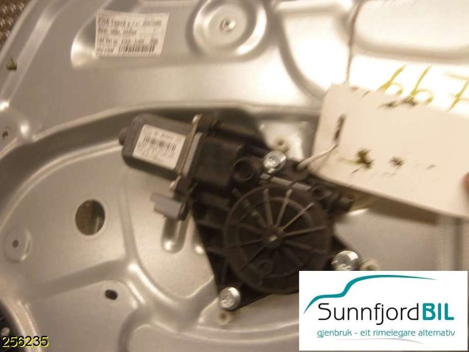 Ruteheis høyre foran til Hyundai i30, 2007-2012 (Type I)  (HYUNDAI|0130822543)
