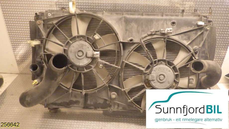 Radiator (manuell gir) til Toyota RAV4, 2006-2009 (Type III, Fase 1)  (TOYOTA|1640026390)