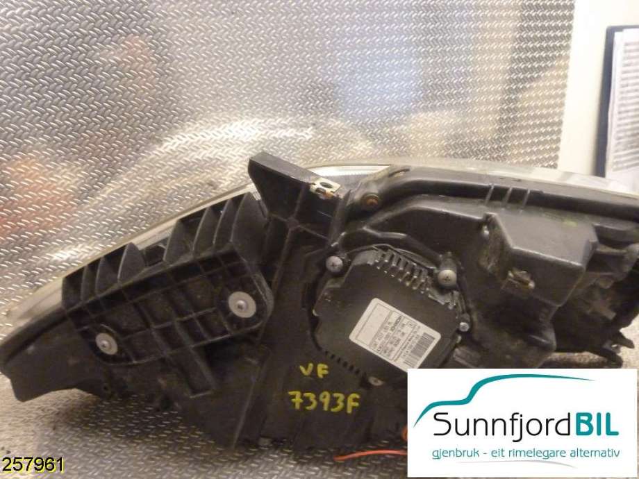Frontlykt venstre halogen til Nissan Leaf 2011-2017 (Type I)  (NISSAN|260603NA1A|)