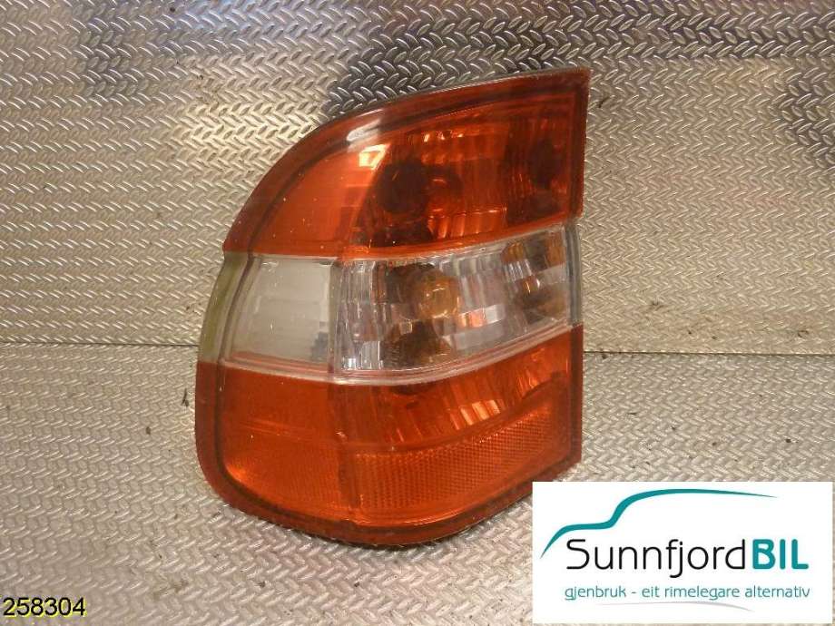Baklykt venstre til BMW 5-Serie 1996-2003 (E39) (E39) (BMW|63 21 2 496 321|)