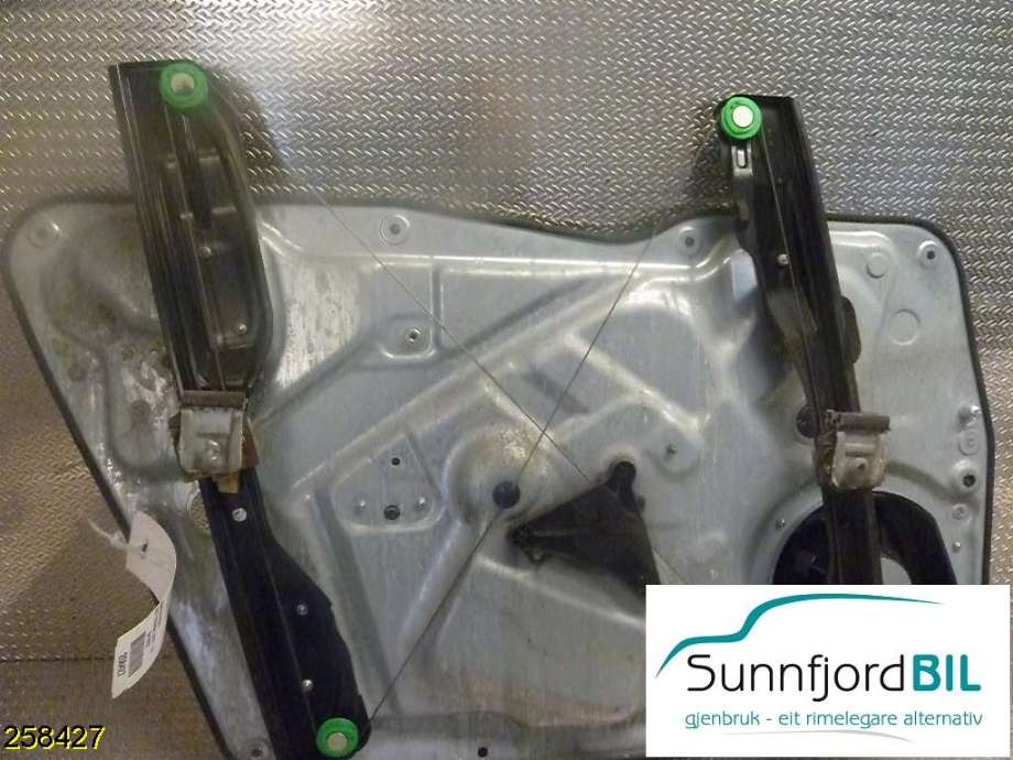 Ruteheis til VW Tiguan, 2007-2011 (Type I, Fase 1)  (VOLKSWAGEN|)
