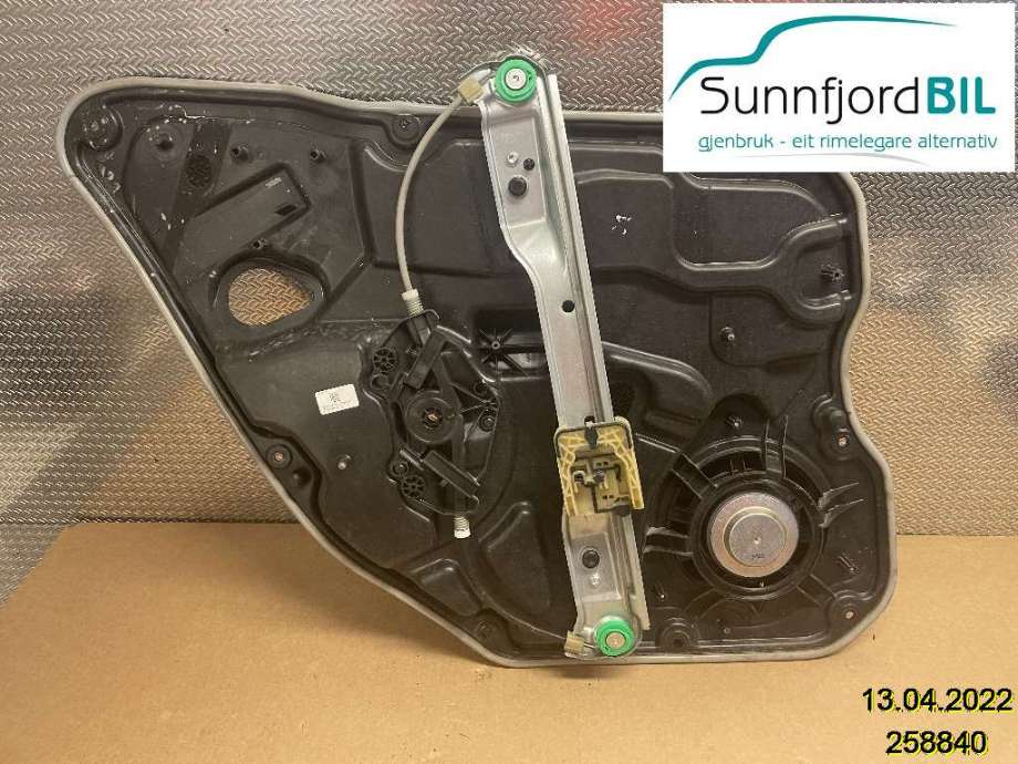 Ruteheis til Volvo V60/V60 CC 2013-2018 (Type I, Fase 2) (VOLVO|30784313|)