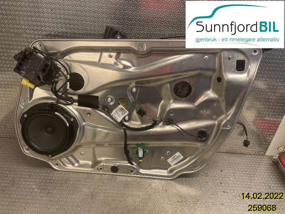 Ruteheis til Mercedes GLK 2008-2015 (X204) (X204) (MERCEDES|A 204 720 20 79|)
