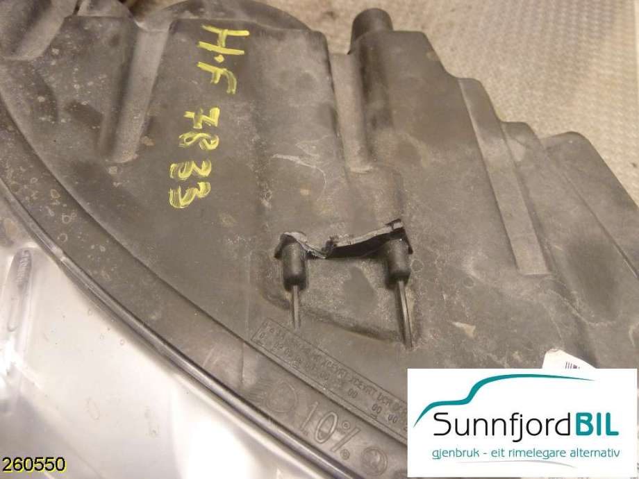 Frontlykt høyre halogen til Škoda Superb 2008-2015 (Type II)  (SKODA|3T1 941 018 D|3T1941018D|3T1941018A)