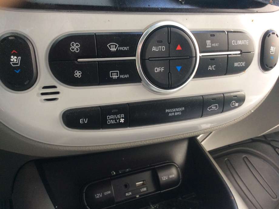 Varmeapparat betjening til Kia Soul, 2014-2019 (Type II)  (97250E4022)