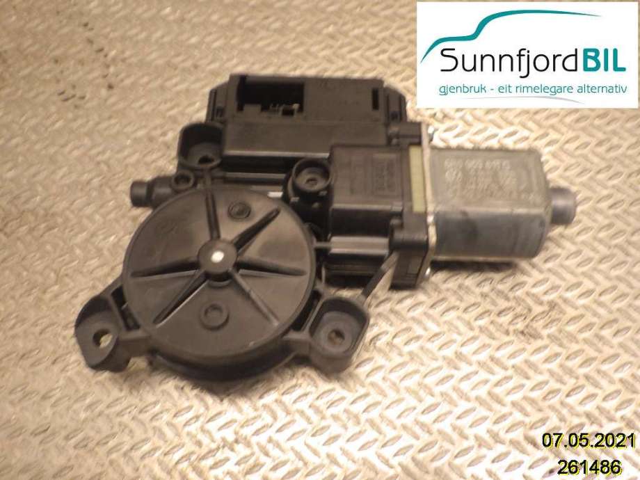 Ruteheis høyre til VW Polo 2009-2014 (Type V, Fase 1)  (VOLKSWAGEN|6R0959811G||6R0 959 811 G)