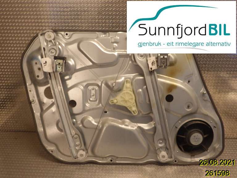 Ruteheis til Hyundai i30, 2007-2012 (Type I)  (HYUNDAI|824802R030)