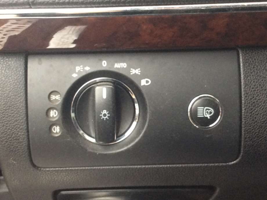 Bryter lys til Mercedes GL, 2006-2012 (X164) (X164) (MERCEDES|A1645450304)