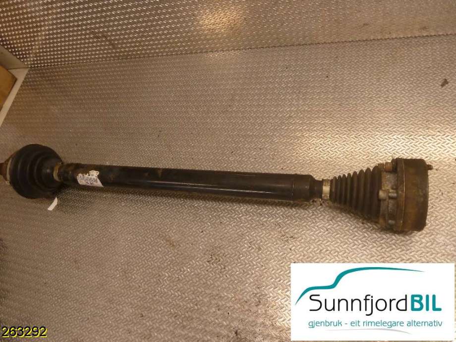 Drivaksel høyre foran til VW Passat 2005-2010 (B6) (B6) (VOLKSWAGEN|1K0 407 272 QN|5Q0 407 272 FF|)