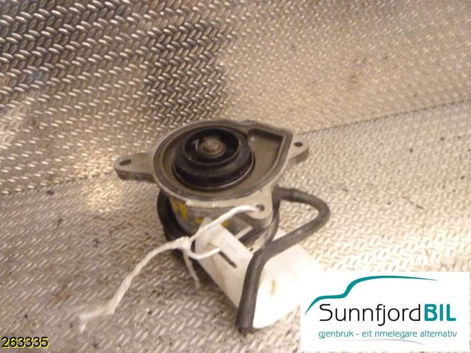 Vannpumpe til VW Golf VI 2008-2012  (VOLKSWAGEN|03F121031A|)