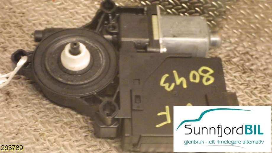 Ruteheis venstre til VW Passat 2005-2010 (B6) (B6) (VOLKSWAGEN|980851135|0130822451|)