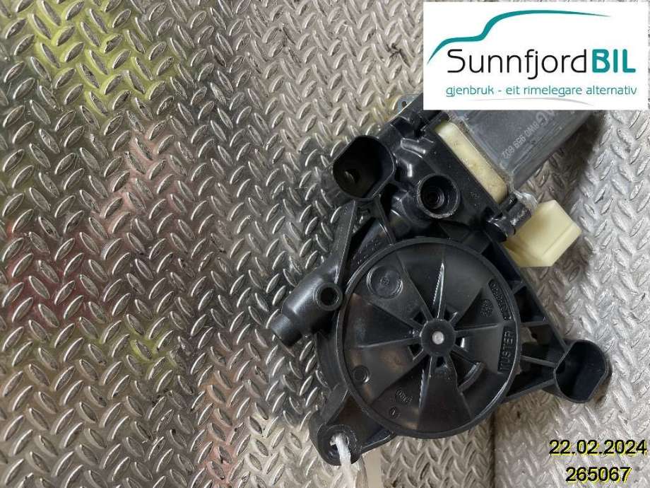 Ruteheis høyre til Audi A4 2015-2019 (Type V, Fase 1) (B9) (B9) (AUDI|8W0 959 802|8W0959802|0130822704)
