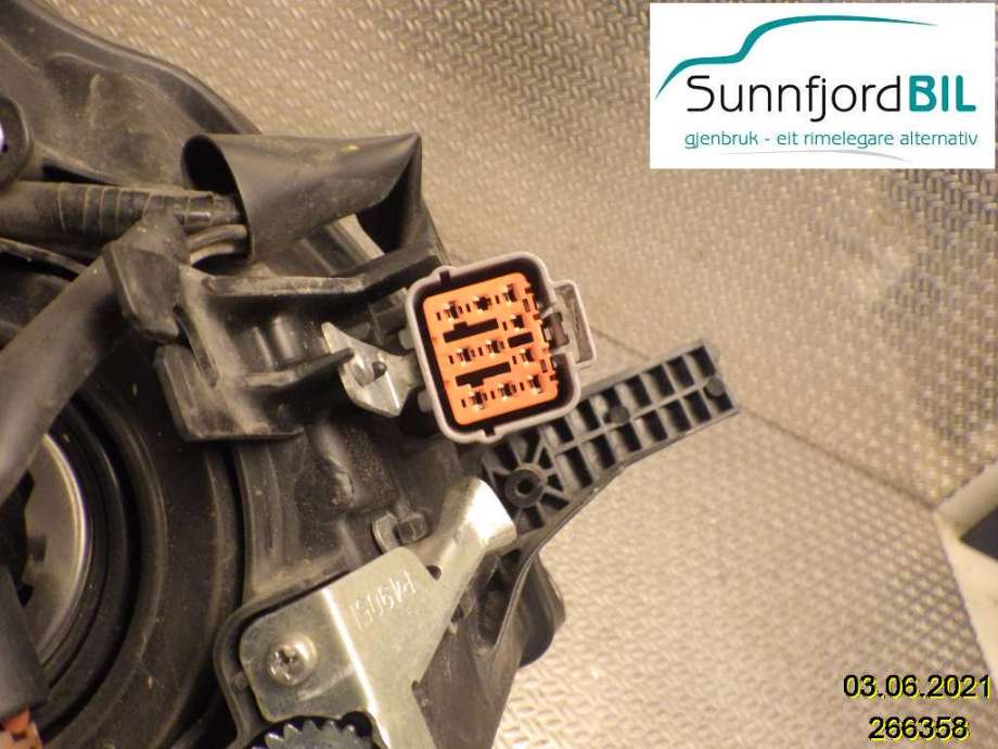 Frontlykt venstre halogen til Mitsubishi i-MiEV 2010-->>  (MITSUBISHI|8301B309|)