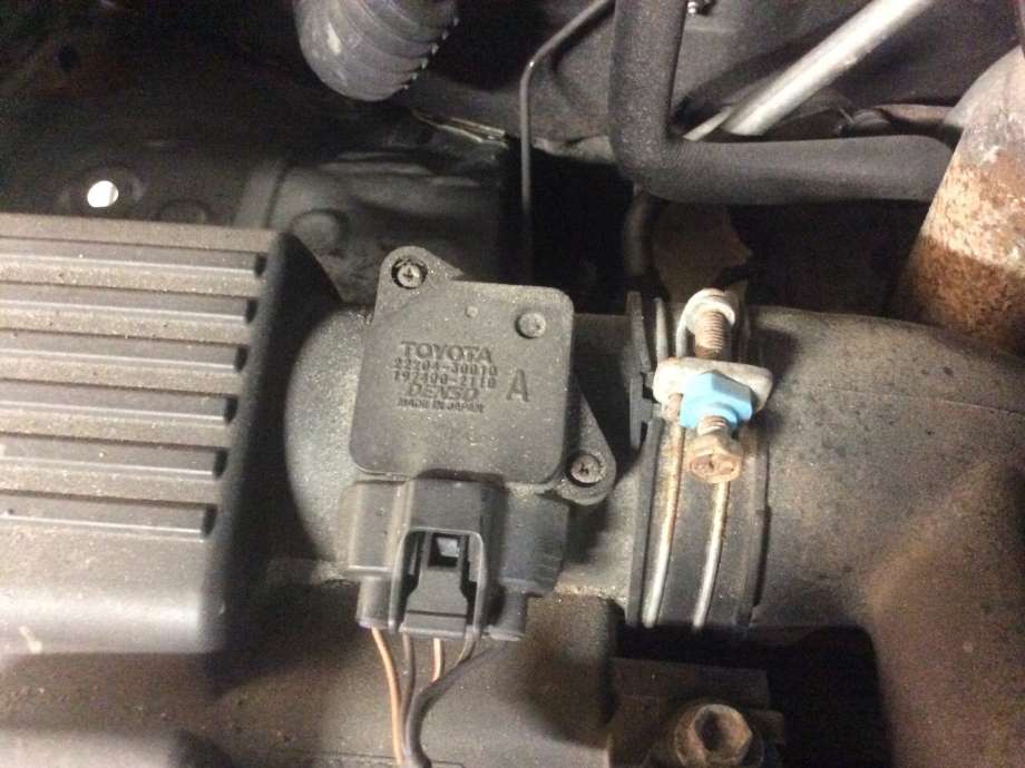 Luftmengde/luftmassemåler til Toyota Land Cruiser 120, 2002-2009  (TOYOTA|2220430010)