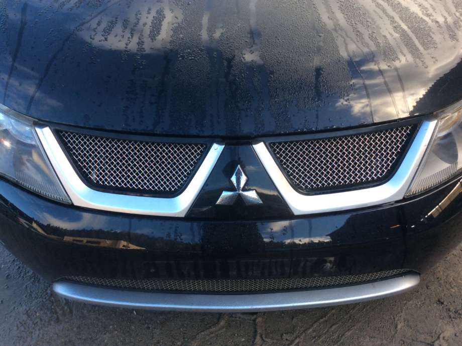Grill til Mitsubishi Outlander, 2007-2010 (Type II, Fase 1)  (MITSUBISHI|)