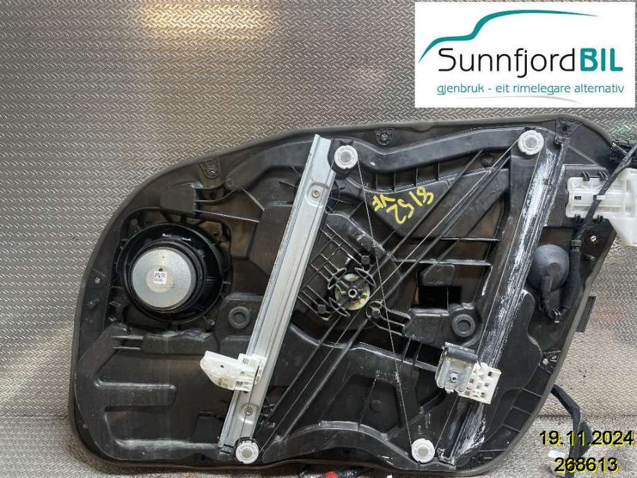 Ruteheis til Hyundai i40 2012-2017  (HYUNDAI|824713Z000|)