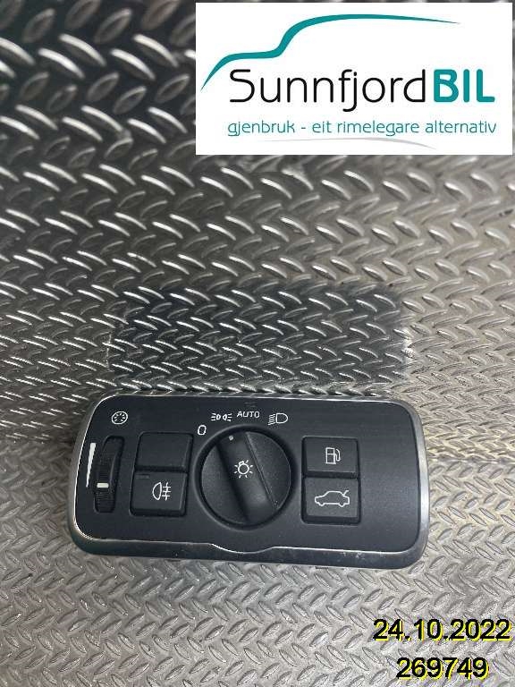 Bryter lys til Volvo V70 2014-2016 (Type III, Fase 2)  (VOLVO|30739448|)