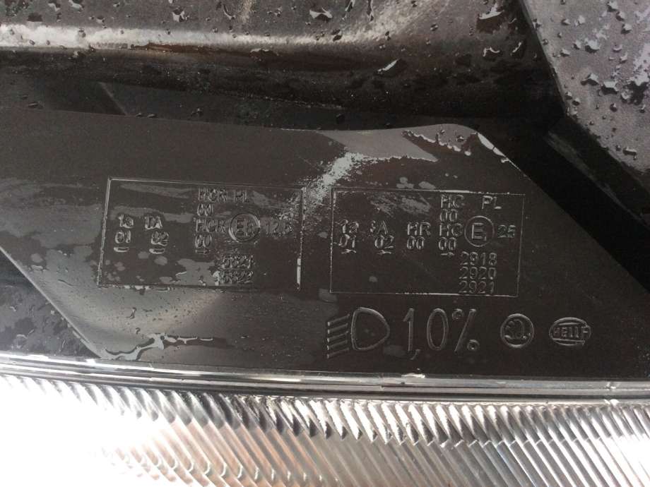 Frontlykt høyre halogen til Škoda Fabia 2010-2014 (Type II, Fase 2) (SKODA|5J1 941 018 D|)