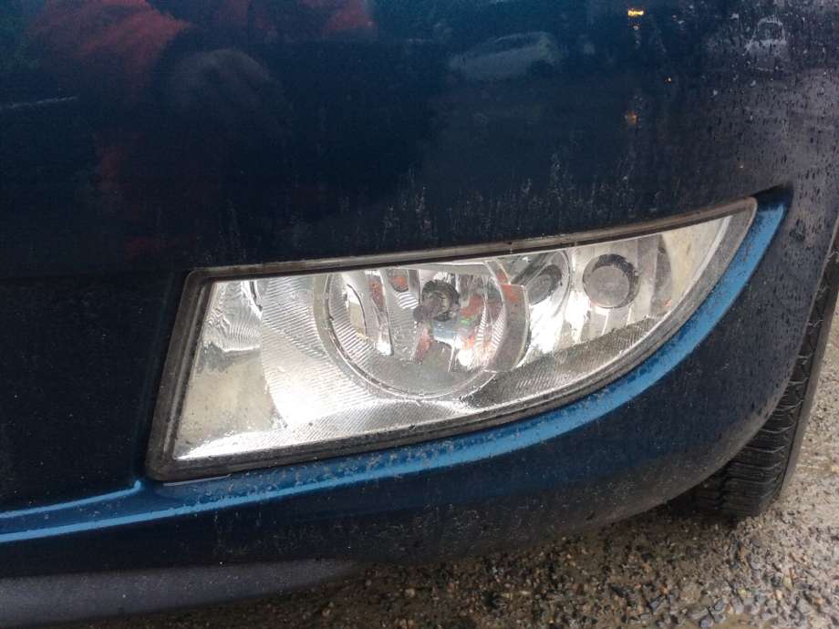 Tåkelykt venstre foran til Škoda Fabia, 2010-2014 (Type II, Fase 2) (SKODA|5J0941699B)