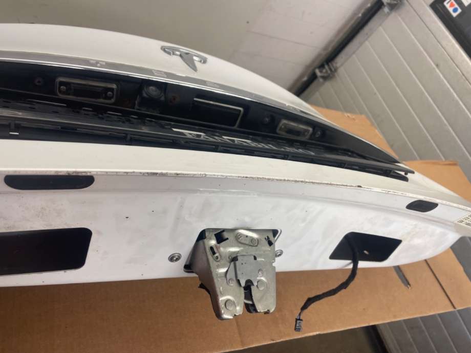 Bakluke combi til Tesla Model S 2013-2016 (Fase 1)  (TESLA|1028352-E0-A|)