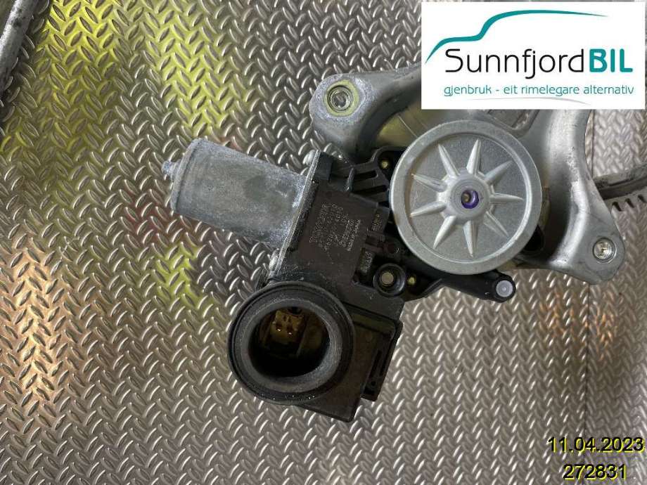 Ruteheis høyre til Toyota Prius +7, 2012-2020 (Type III) (stasjonsvogn) (stasjonsvogn) (TOYOTA|8571062010)
