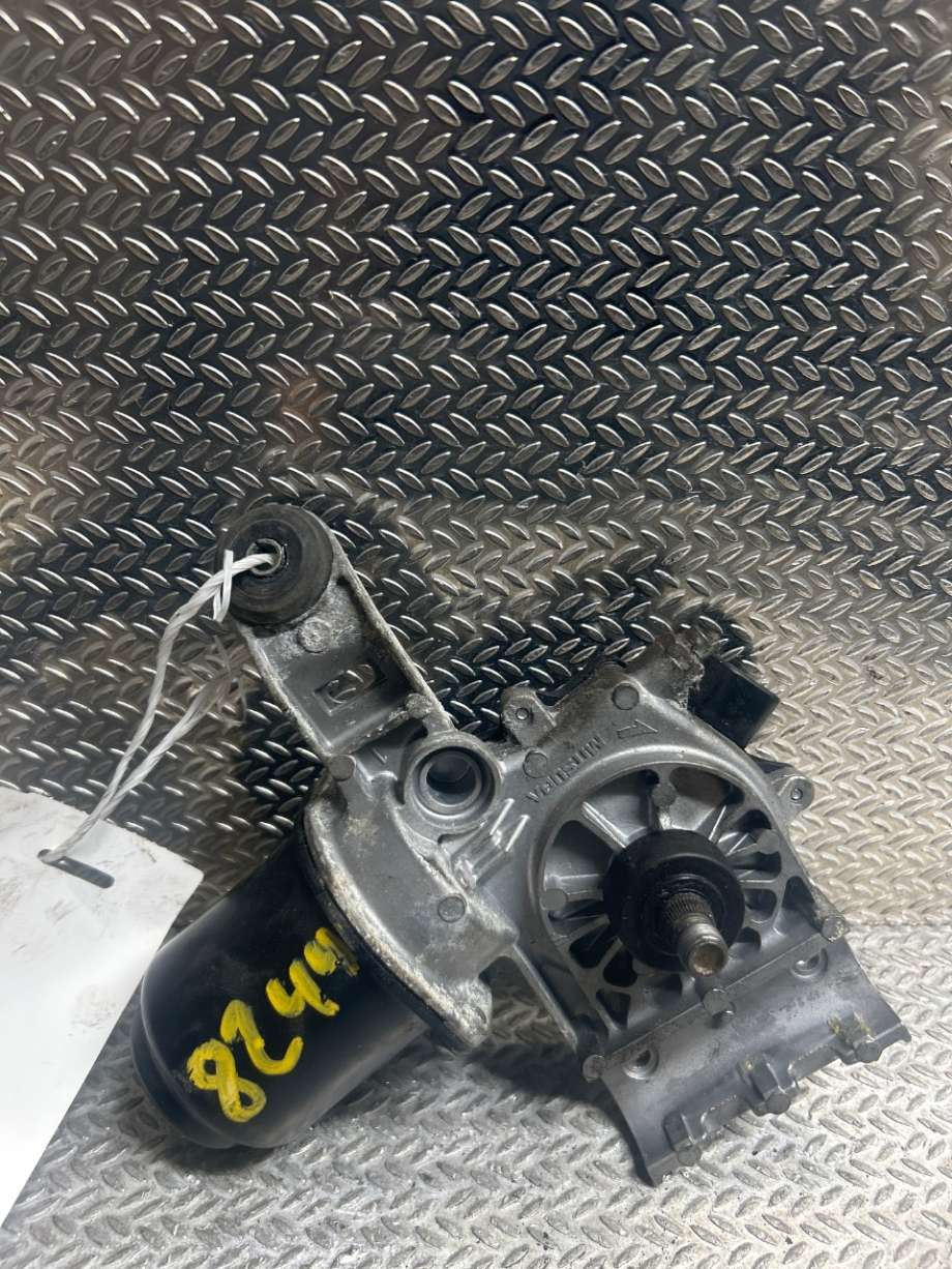 Viskermotor frontrute til Subaru Legacy, 2009-2015  (SUBARU|86510AJ010)