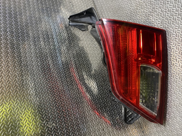 Baklykt høyre indre til Subaru Legacy 2009-2015 (SUBARU|84912AJ250|)