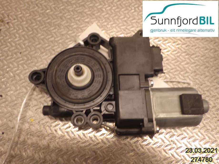 Ruteheis høyre til Hyundai i40 2012-2017 (HYUNDAI|824603Z010|)