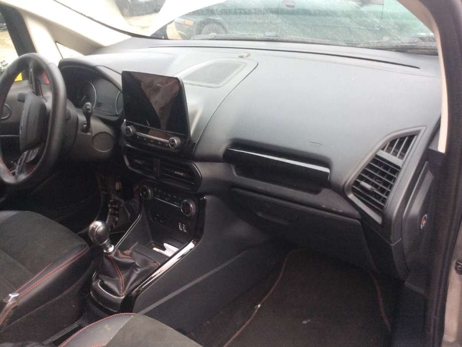 Dashbord til Ford Ecosport, 2016-->>  (FORD|)