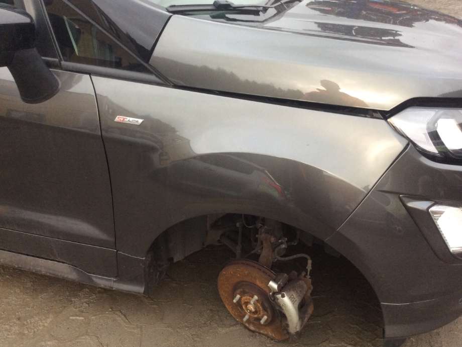 Skjerm høyre foran til Ford Ecosport, 2016-->>  (FORD|2205423)