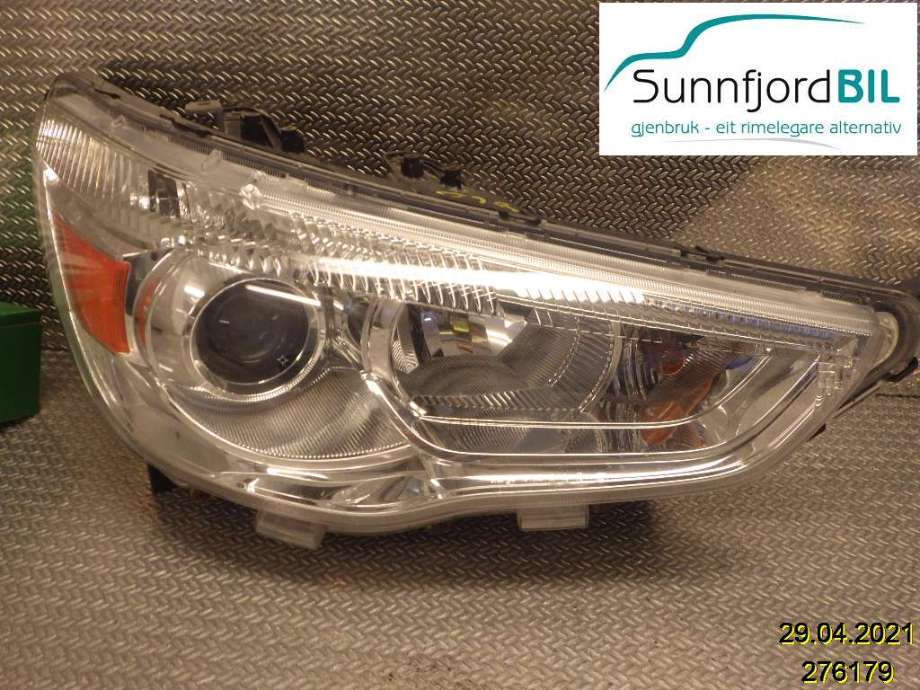 Frontlykt høyre halogen til Mitsubishi ASX 2010-2019  (MITSUBISHI|8301B588|)
