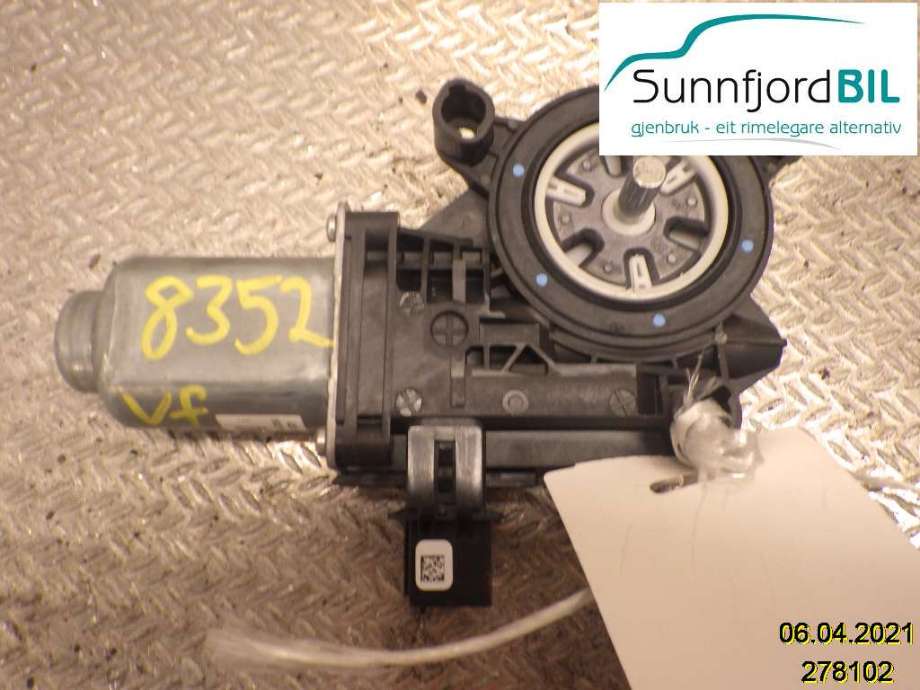 Ruteheis venstre til VW Amarok 2016-2022 (Type I, Fase 2) (VOLKSWAGEN|6R0959801EE|)