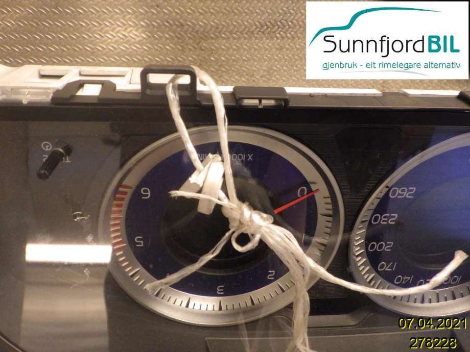 Instrumentpanel til Volvo XC60 2008-2013 (Type I, Fase 1)  (VOLVO|69799760U|31343495AA|)