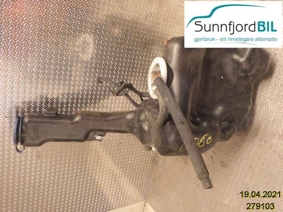 Spylertank til Mercedes E-Klasse, 2009-2013 (Fase 1) (W212) (W212) (MERCEDES|A2048602360)