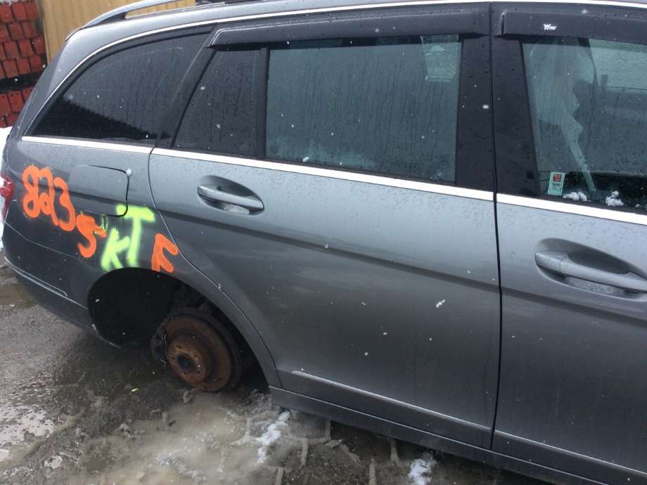 Dør høyre bak til Mercedes C-Klasse, 2007-2011 (Fase 1) (W204) (W204) (MERCEDES|A 204 730 24 00)