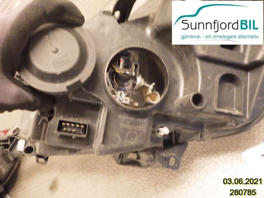 Frontlykt høyre halogen til Toyota Proace 2013-2016 (Type I)  (TOYOTA|89902604|)