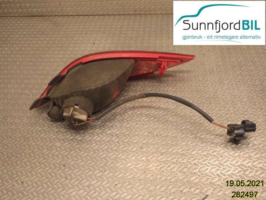 Baklykt fra støtfanger til Hyundai Ix35 2010-2015  (HYUNDAI|92405 2Y300|)