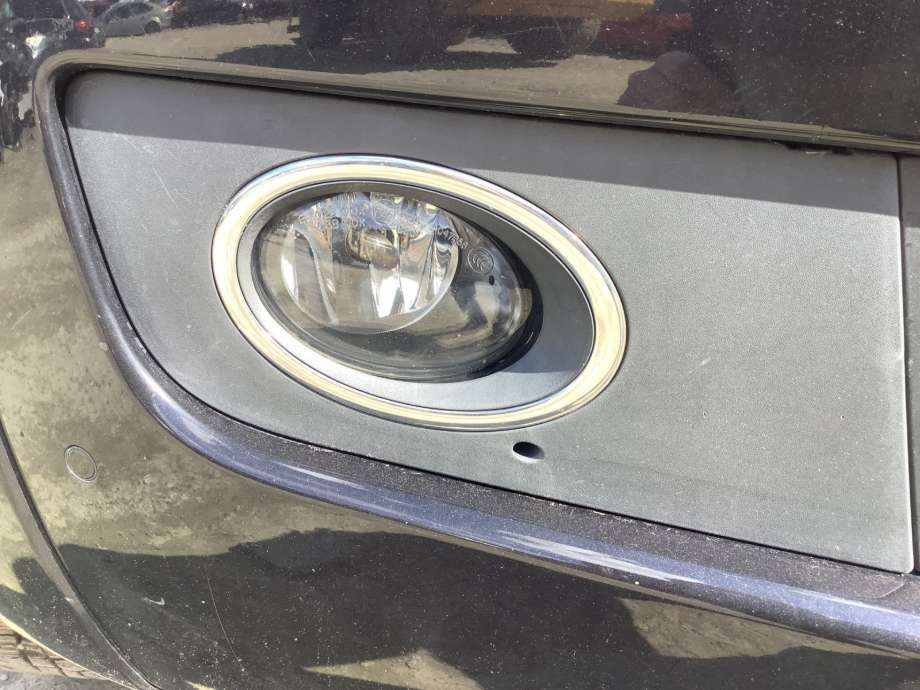 Tåkelykt høyre foran til VW Amarok, 2010-2016 (Type I, Fase 1)  (VOLKSWAGEN|2H0 941 700 A)