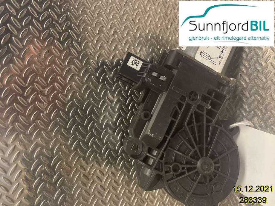 Ruteheis høyre til VW Amarok 2010-2016 (Type I, Fase 1)  (VOLKSWAGEN|6R0959812D|)