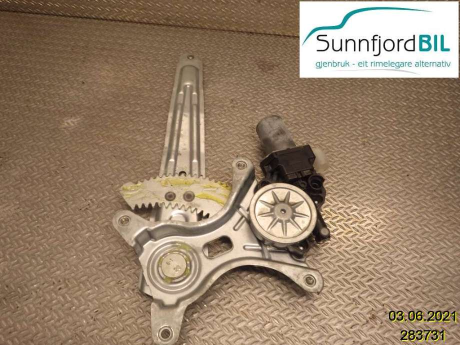 Ruteheis til Suzuki SX4 S-CROSS, 2013-->> (Type II)  (SUZUKI|83530 61M00)