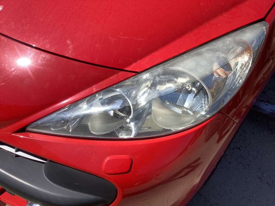 Tåkelykt venstre foran til Peugeot 207, 2006-2012  (PEUGEOT|89210094)